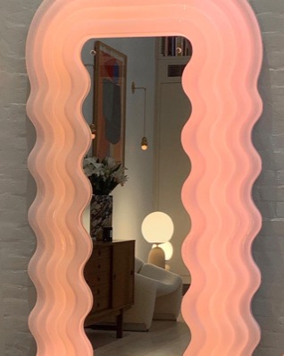 To falowane lustro jest hitem Instagrama. Powstało w latach 70.